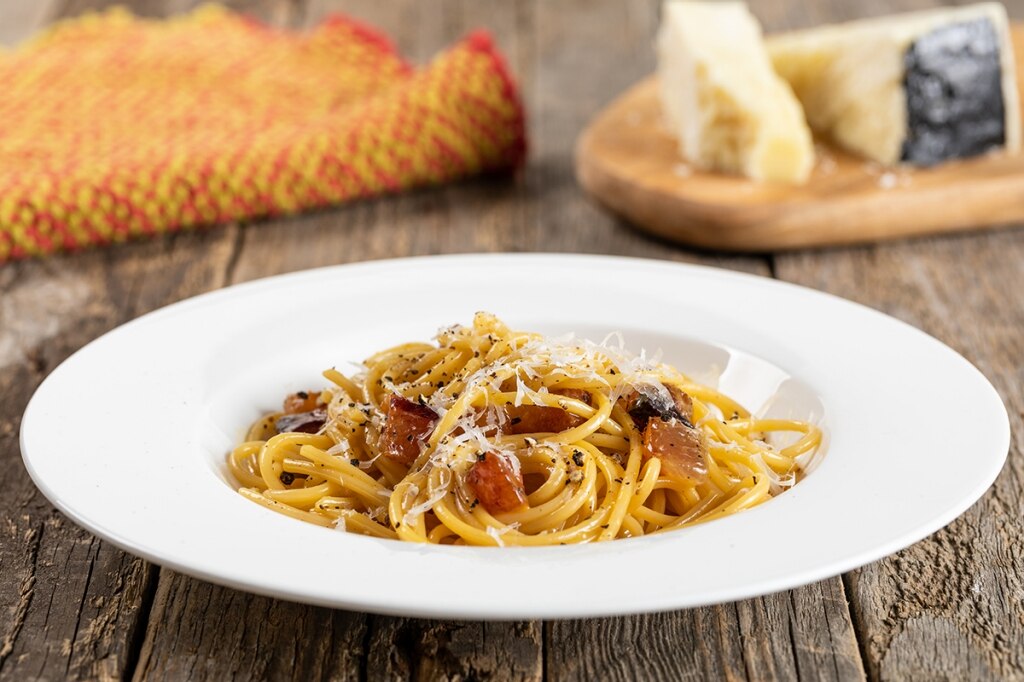 Ricetta spaghetti alla carbonara cucchiaio d 39 argento for Ricette spaghetti