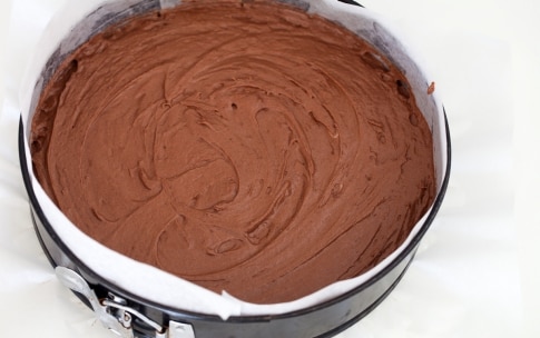 Preparazione Torta al cioccolato con crema di ricotta - Fase 3