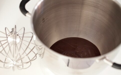 Preparazione Torta al cioccolato con crema di ricotta - Fase 5