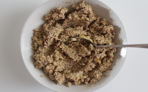 Polpette di quinoa alla curcuma con radicchio e noci